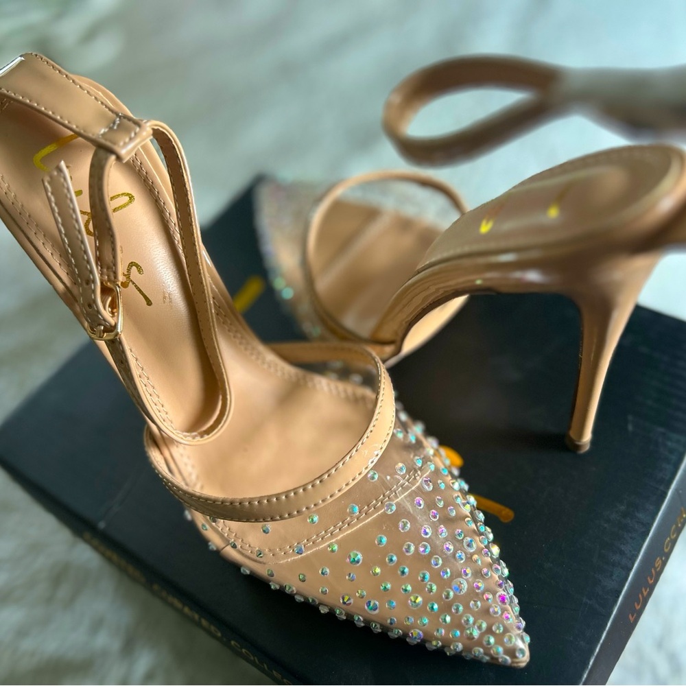 Lulu’s nude heels size 6 1/2 - NEVER WORN-  BRAND NEW IN BOX*